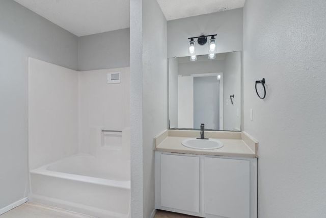 2906 Jadewood CT A, Austin, TX 78748