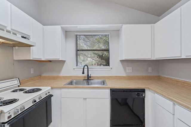 2906 Jadewood CT A, Austin, TX 78748