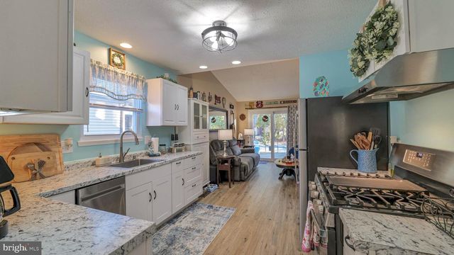 227 VALLEY FORGE DR, Tuckerton, NJ 08087