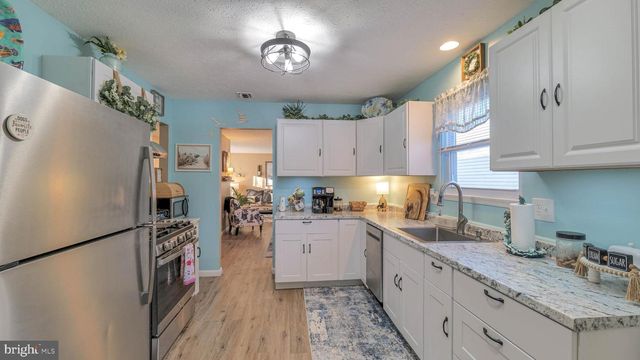 227 VALLEY FORGE DR, Tuckerton, NJ 08087