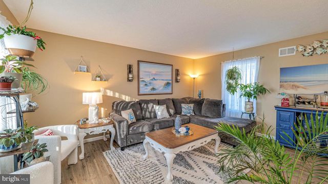 227 VALLEY FORGE DR, Tuckerton, NJ 08087