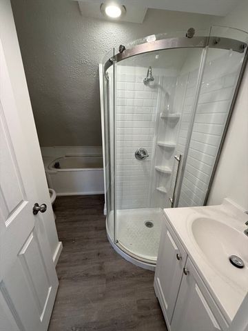 10 Central Sq 3, Brockton, MA 02301
