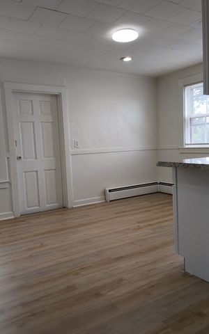 10 Central Sq 3, Brockton, MA 02301