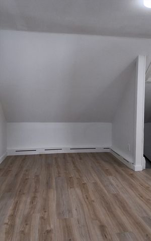 10 Central Sq 3, Brockton, MA 02301