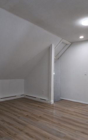 10 Central Sq 3, Brockton, MA 02301
