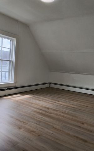 10 Central Sq 3, Brockton, MA 02301