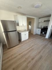 10 Central Sq 3, Brockton, MA 02301