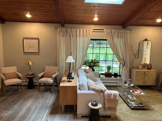 3 Fox Lane, Locust Valley, NY 11560