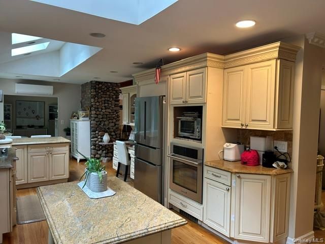 3 Fox Lane, Locust Valley, NY 11560