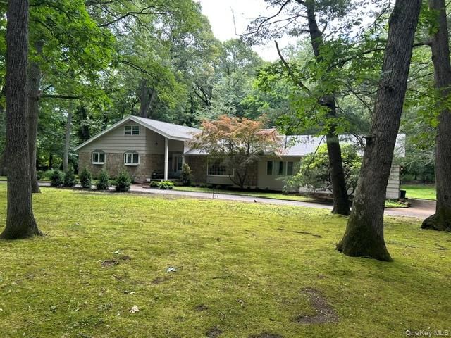 3 Fox Lane, Locust Valley, NY 11560