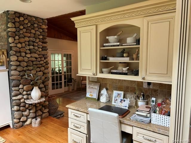 3 Fox Lane, Locust Valley, NY 11560