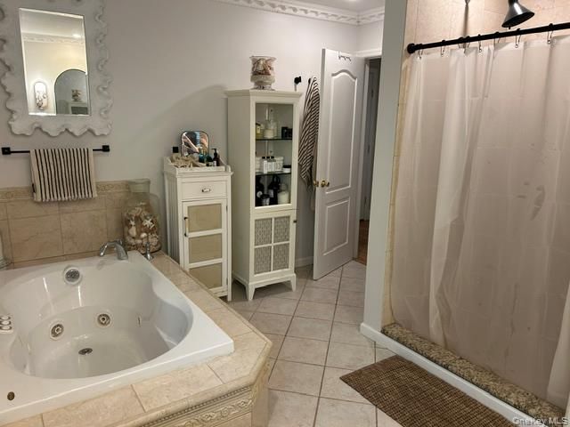 3 Fox Lane, Locust Valley, NY 11560