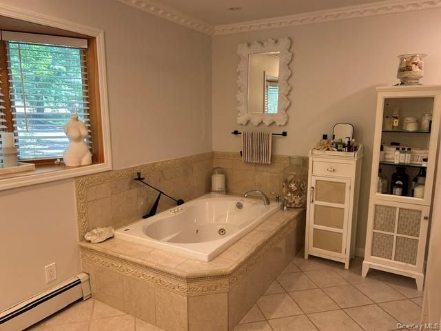 3 Fox Lane, Locust Valley, NY 11560