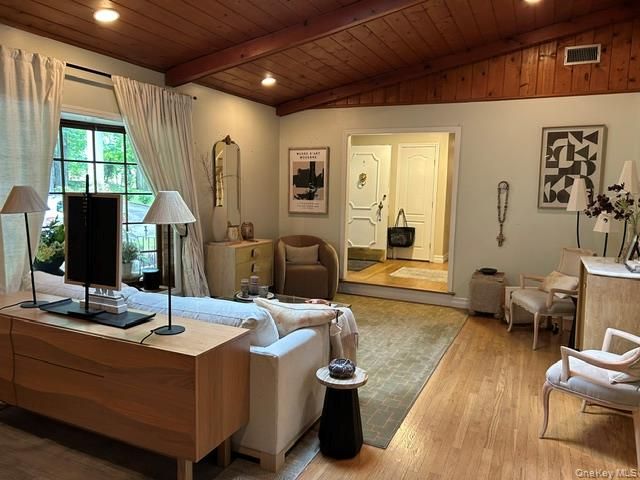 3 Fox Lane, Locust Valley, NY 11560