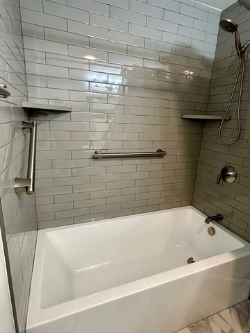 1229 Ballantrae Place A, Mundelein, IL 60060