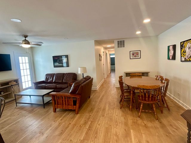 1229 Ballantrae Place A, Mundelein, IL 60060