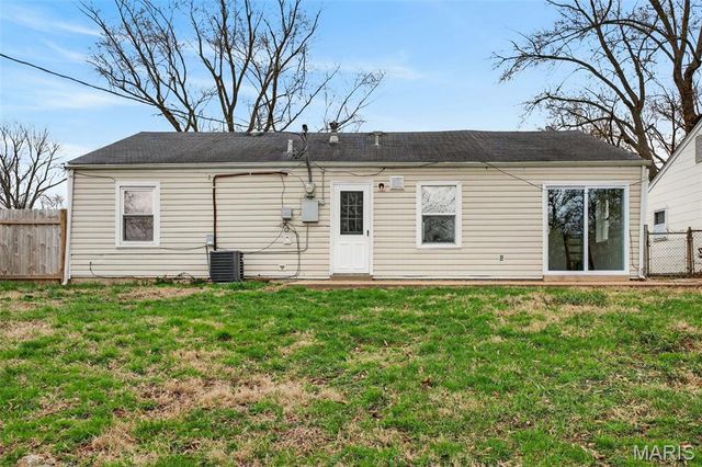 205 Brackleigh Lane, Florissant, MO 63031