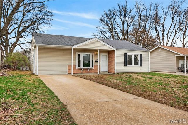 205 Brackleigh Lane, Florissant, MO 63031