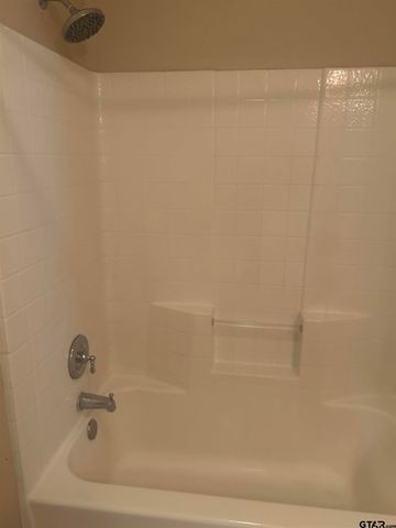 8315 Garrett Dr, Tyler, TX 75703
