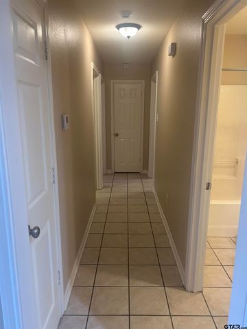 8315 Garrett Dr, Tyler, TX 75703