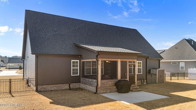 508 Southbridge Court, Winterville, NC 28590