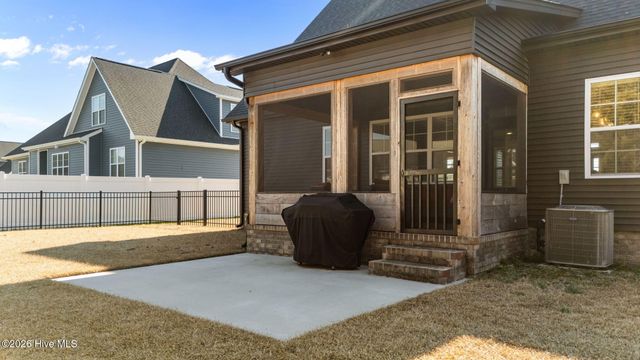 508 Southbridge Court, Winterville, NC 28590