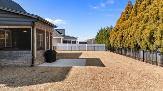 508 Southbridge Court, Winterville, NC 28590