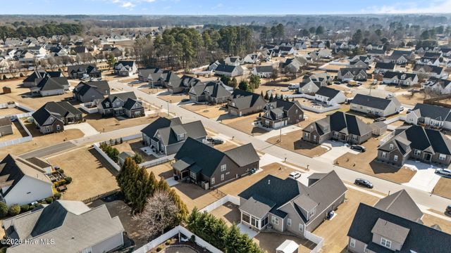 508 Southbridge Court, Winterville, NC 28590