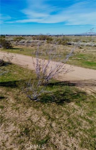 10450 CENTRAL Road, Apple Valley, CA 92308