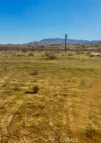 10450 CENTRAL Road, Apple Valley, CA 92308