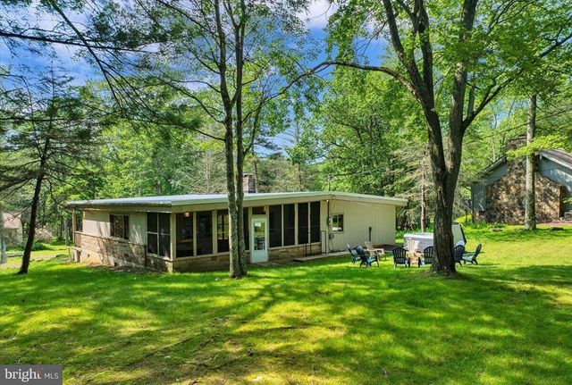 72 FOREST DR, Lake Harmony, PA 18624