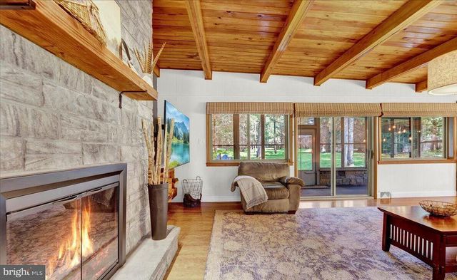 72 FOREST DR, Lake Harmony, PA 18624