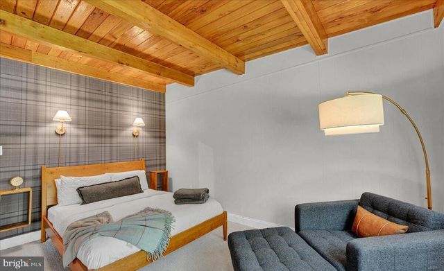 72 FOREST DR, Lake Harmony, PA 18624