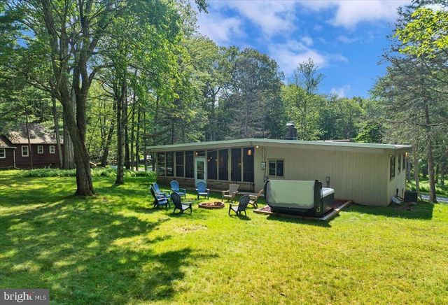 72 FOREST DR, Lake Harmony, PA 18624