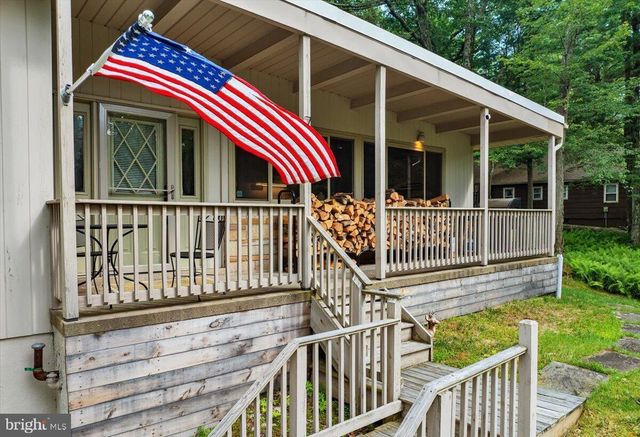 72 FOREST DR, Lake Harmony, PA 18624