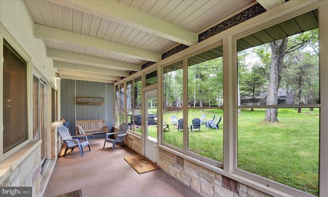 72 FOREST DR, Lake Harmony, PA 18624