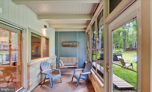 72 FOREST DR, Lake Harmony, PA 18624