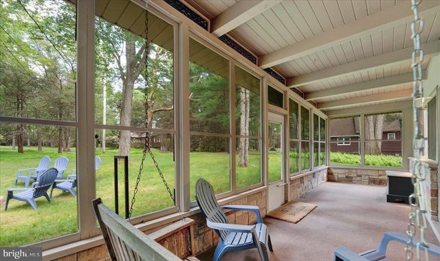 72 FOREST DR, Lake Harmony, PA 18624