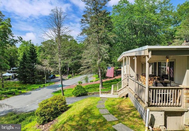 72 FOREST DR, Lake Harmony, PA 18624