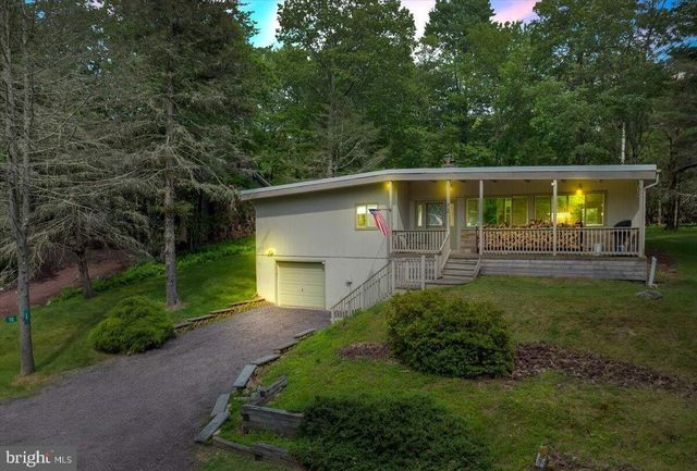 72 FOREST DR, Lake Harmony, PA 18624