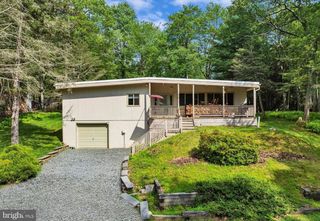 72 FOREST DR, Lake Harmony, PA 18624