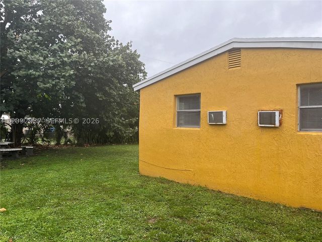 2306 NW 13th St, Fort Lauderdale, FL 33311