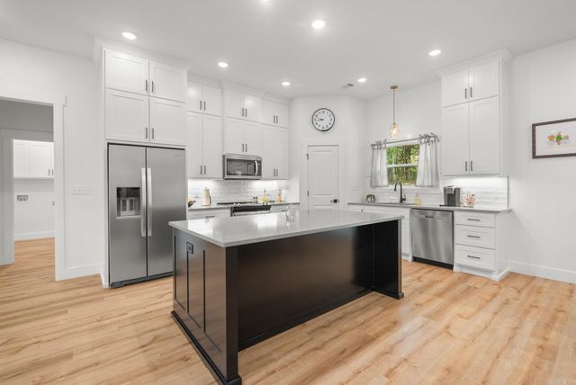 28 Sky Eagle Drive, Greenbrier, AR 72058