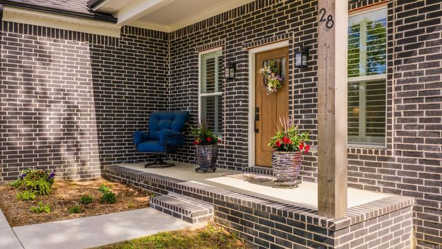 28 Sky Eagle Drive, Greenbrier, AR 72058