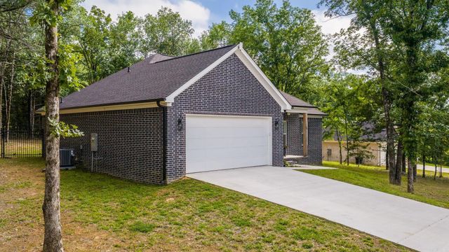 28 Sky Eagle Drive, Greenbrier, AR 72058