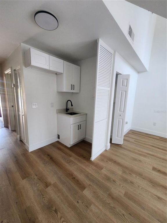 Image 2 of property listing at 10232 TURKEY LAKE ROAD 180, Orlando, FL 32819