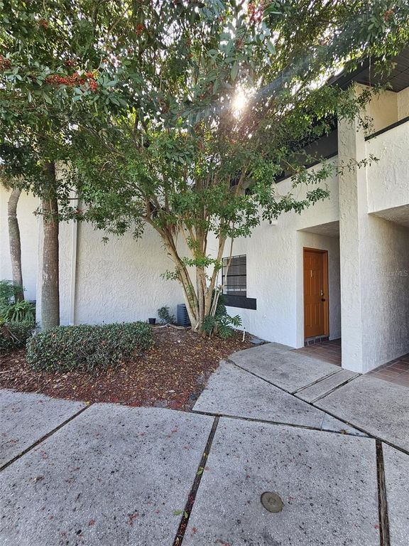 Image 14 of property listing at 10232 TURKEY LAKE ROAD 180, Orlando, FL 32819