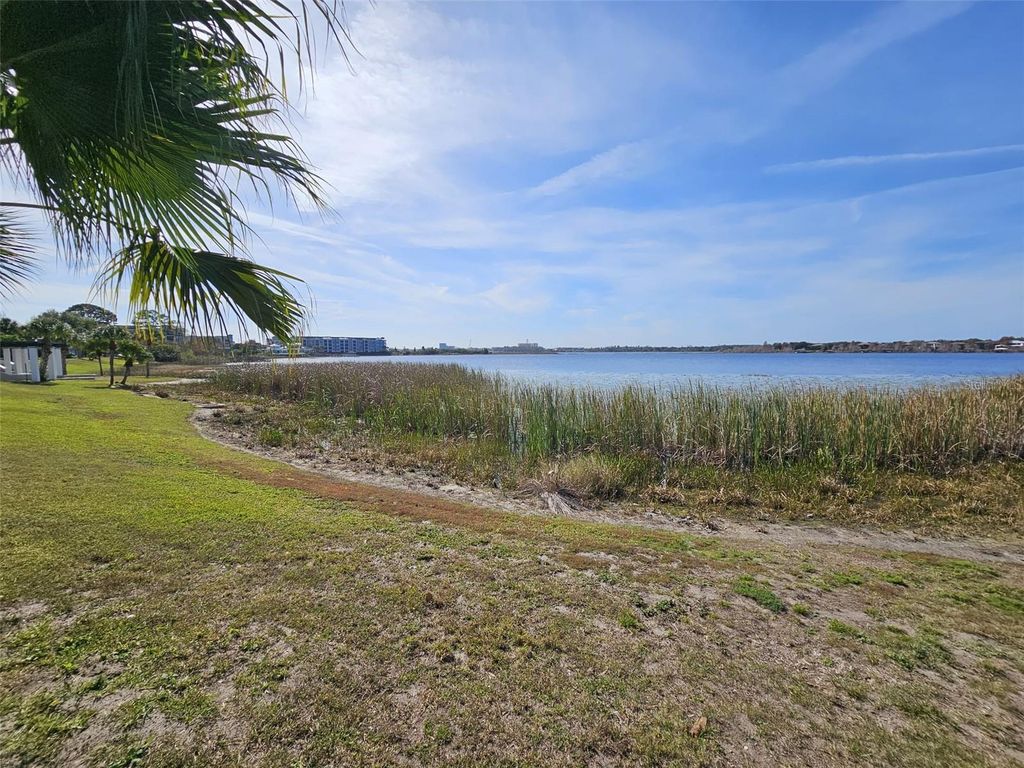 Image 20 of property listing at 10232 TURKEY LAKE ROAD 180, Orlando, FL 32819