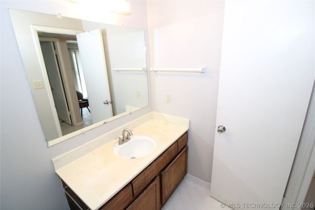 7455 S Yale Avenue 238, Tulsa, OK 74136