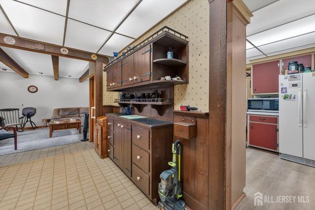 14 Chase Avenue, Avenel, NJ 07001